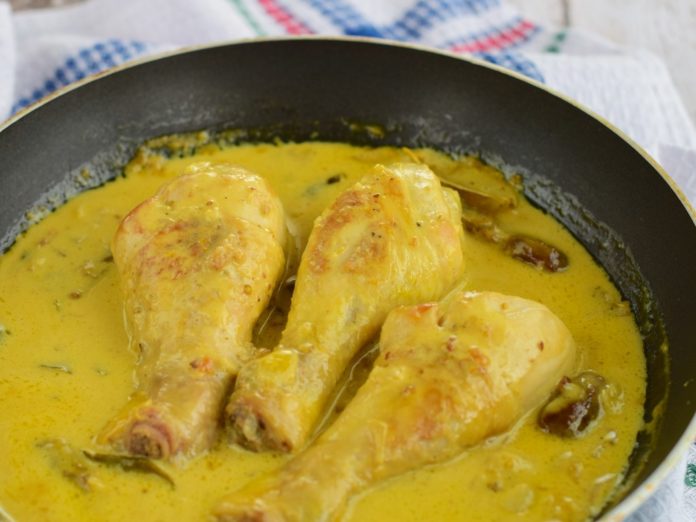 Cuisse de poulet au curry au four facile