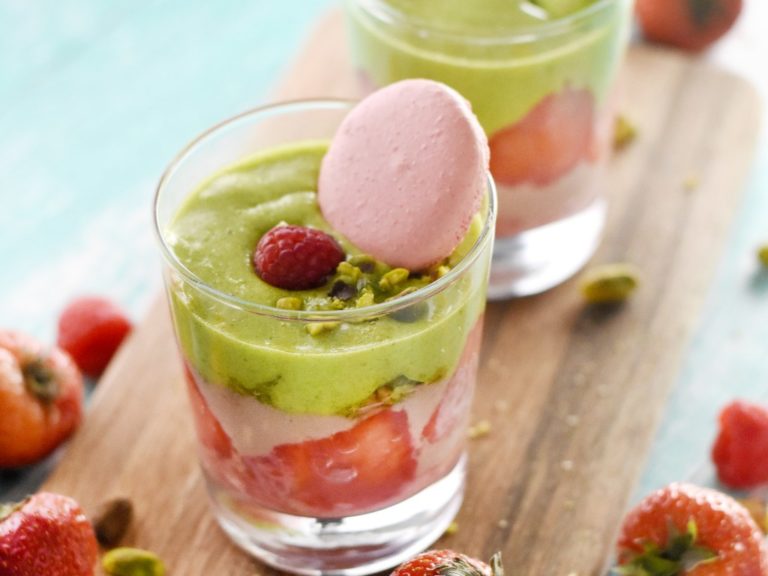 Tiramisu vert et rose : pistaches et fraises