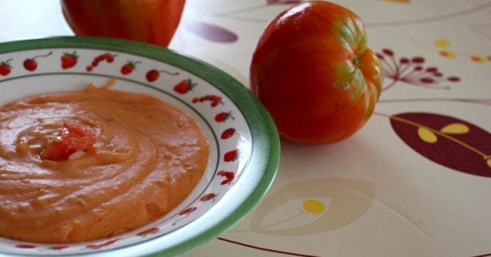 PURÉE DE POMME DE TERRE AU TOMATES PURÉE DE POMME DE TERRE AU TOMATES