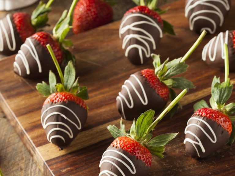 Sucettes de fraises au chocolat