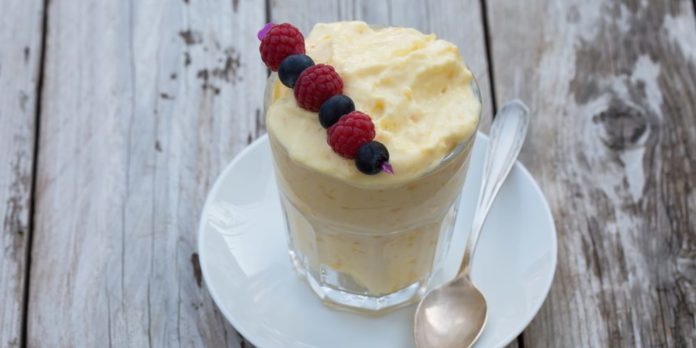 Crème dessert légère à la mangue Crème dessert légère à la mangue