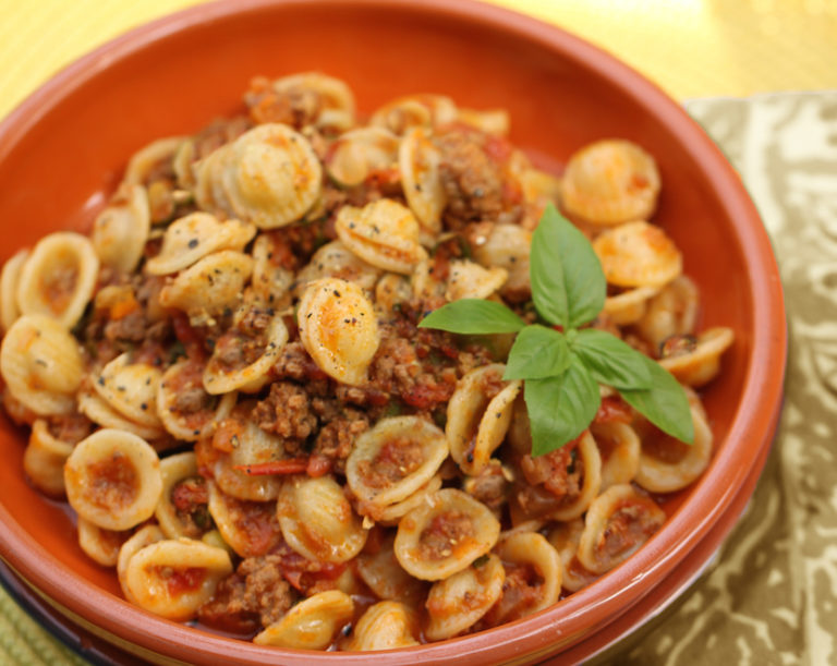 Épaule d’agneau à la crème fraîche et à l’ail