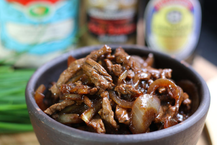 Boeuf sauté aux oignons Boeuf sauté aux oignons