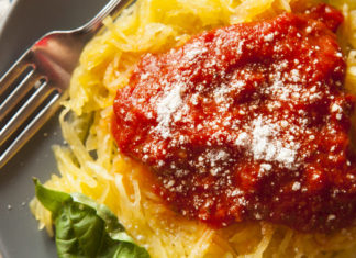 Courge spaghetti à la sauce tomate - la cuisine française